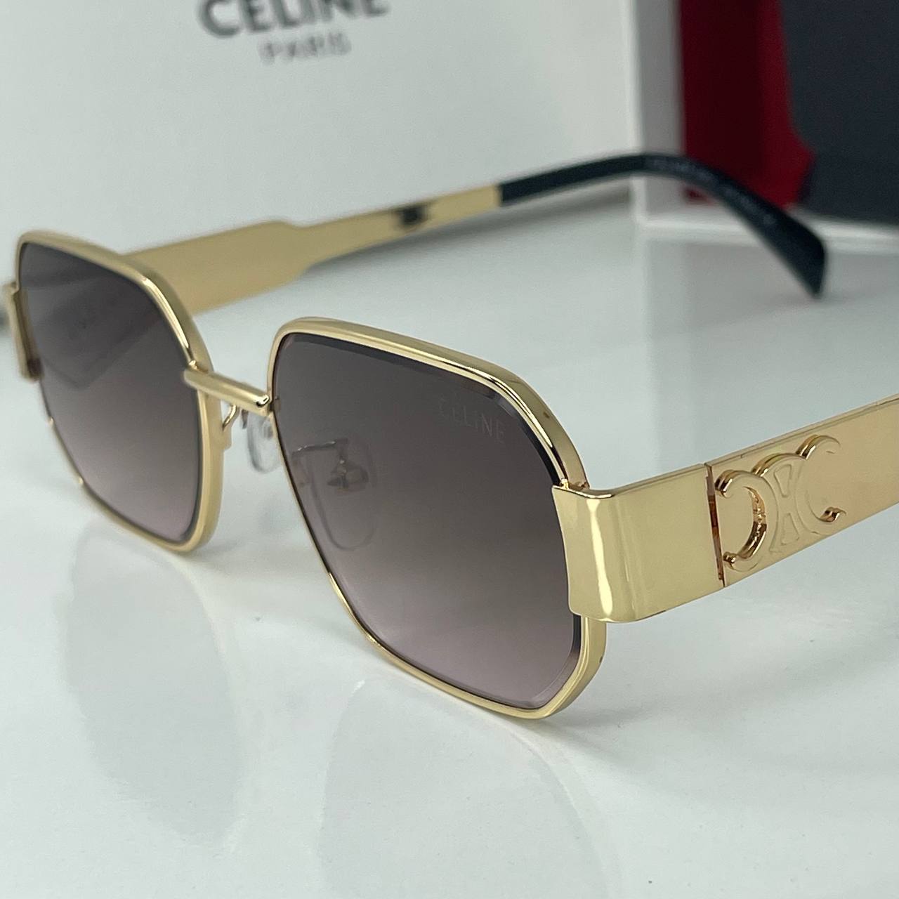 Céline Carré Gold