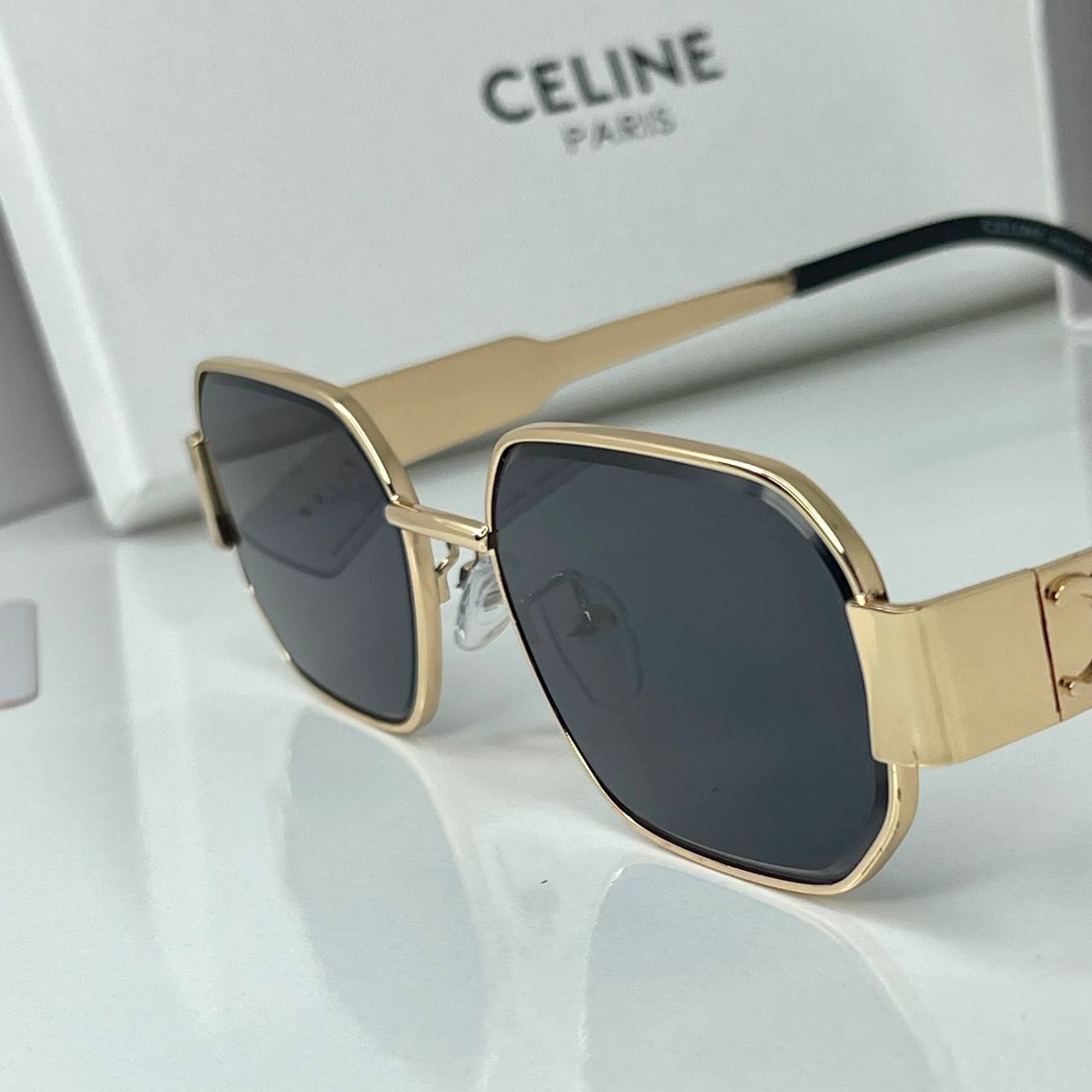 Céline Carré Noir