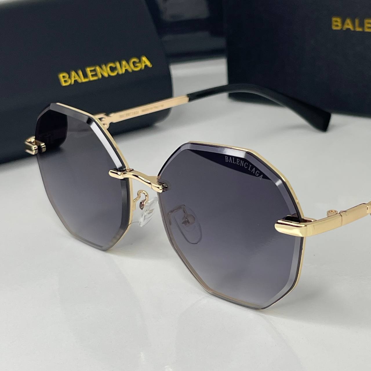 Balenciaga Noir Gold