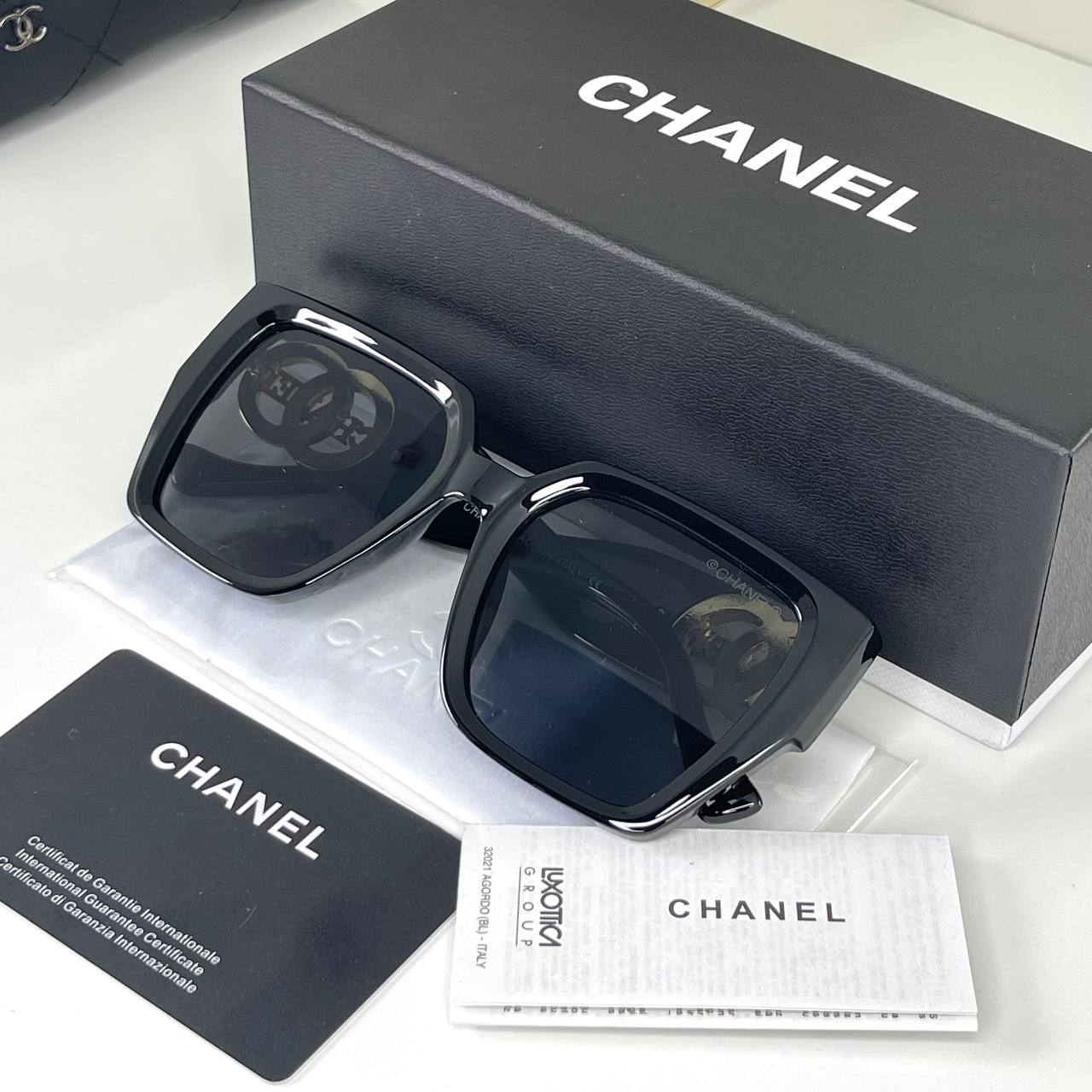 CHANEL Noir