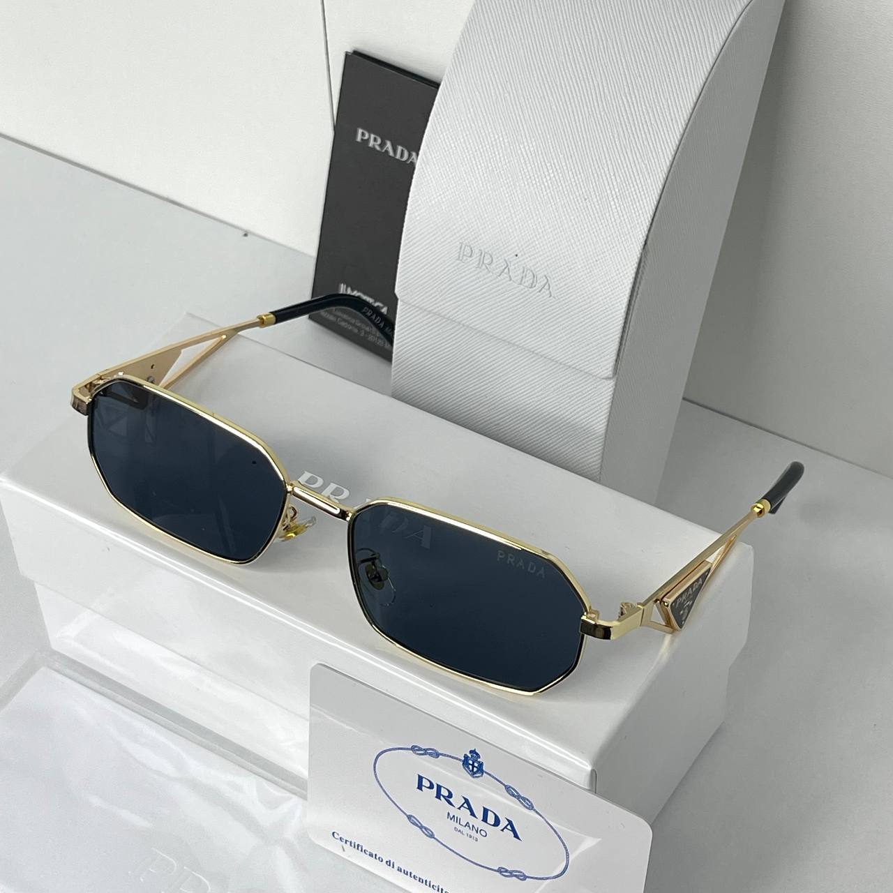 PRADA NOIR