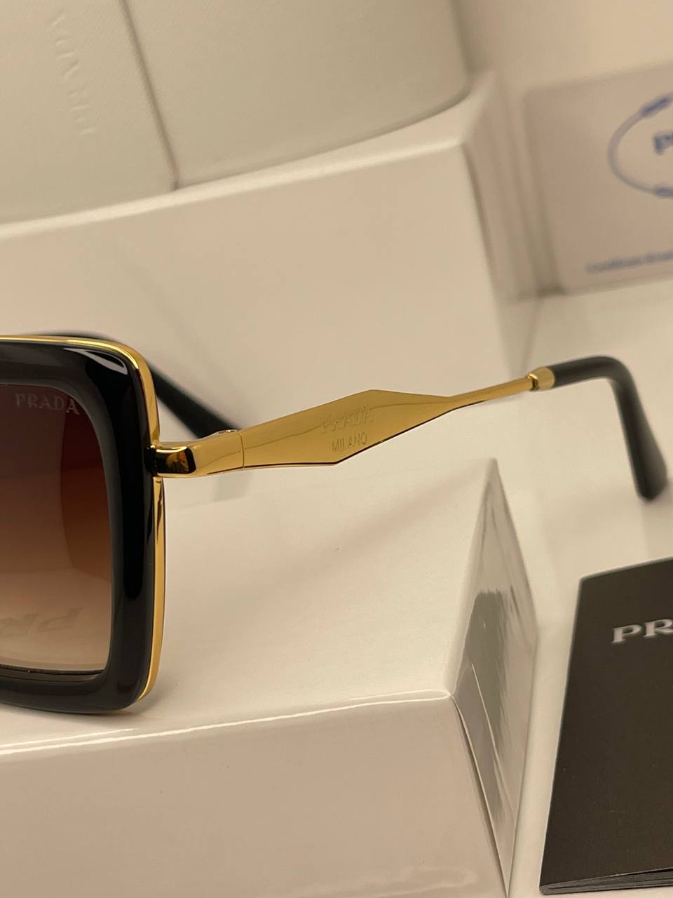 Prada – Bold Square