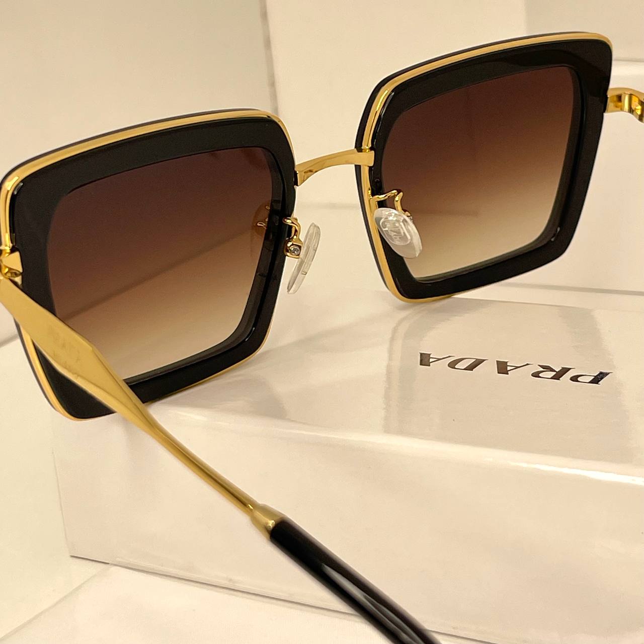 Prada – Bold Square