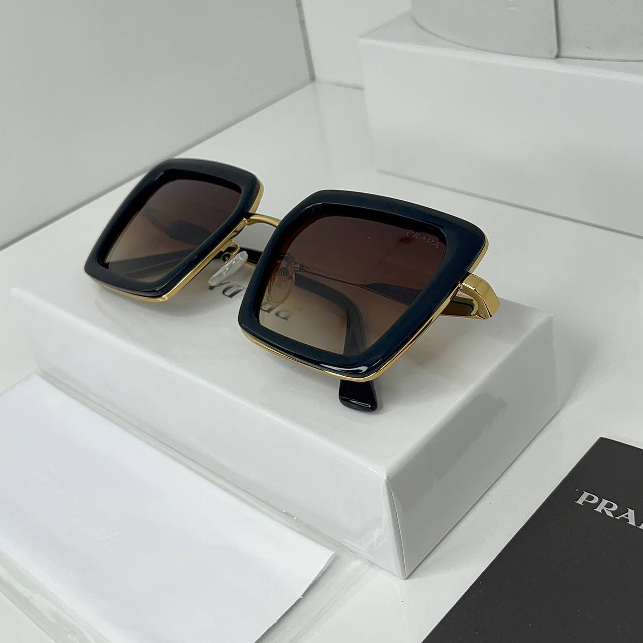 Prada – Bold Square