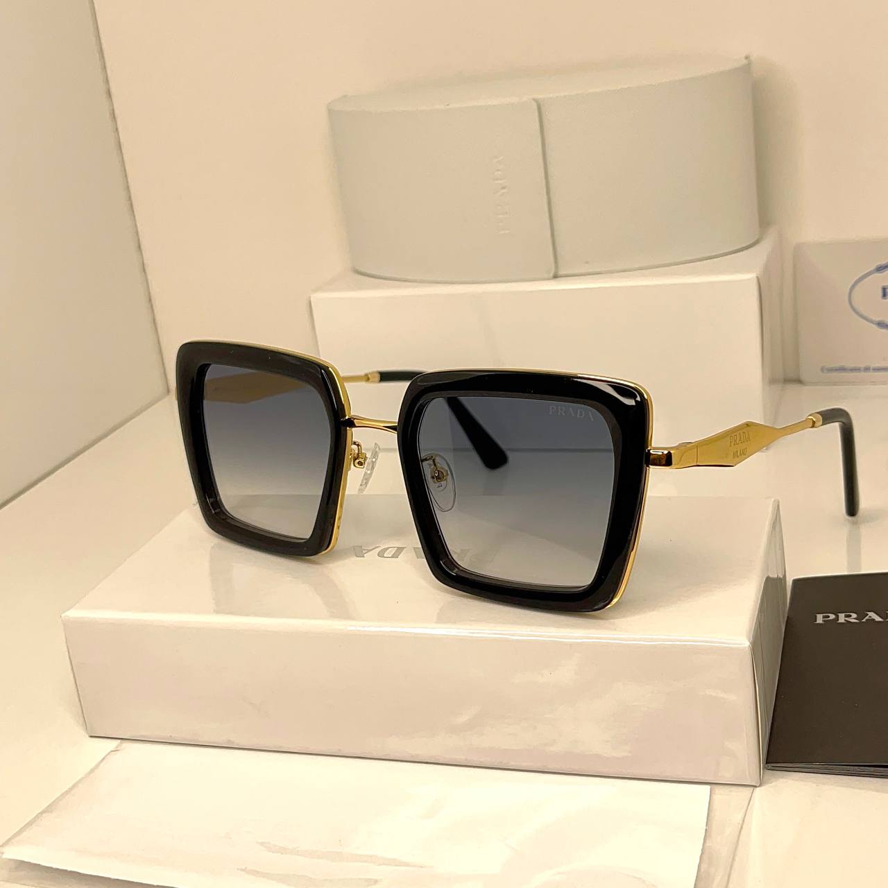 Prada – Bold Square