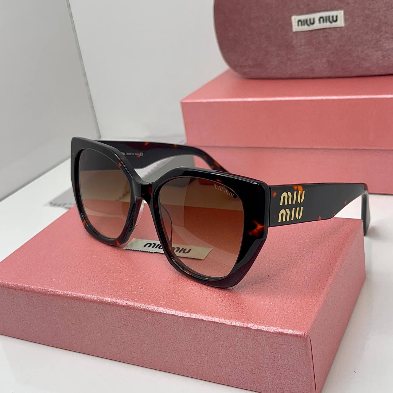 Miu Miu Bold