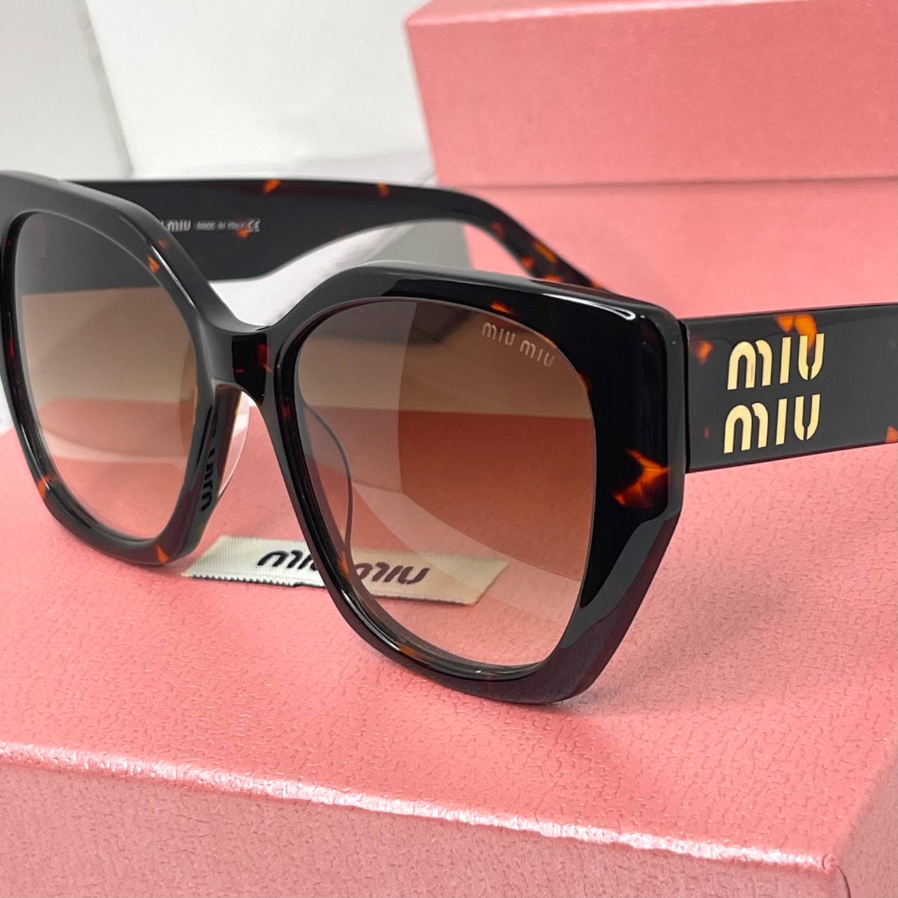 Miu Miu Bold