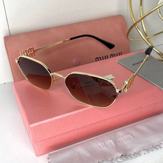 Miu Miu Carré Gold