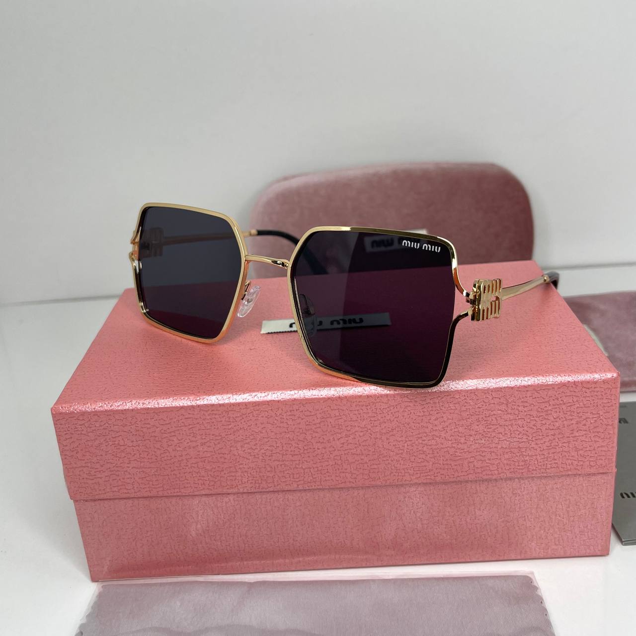 Miu Miu Luxe Noir
