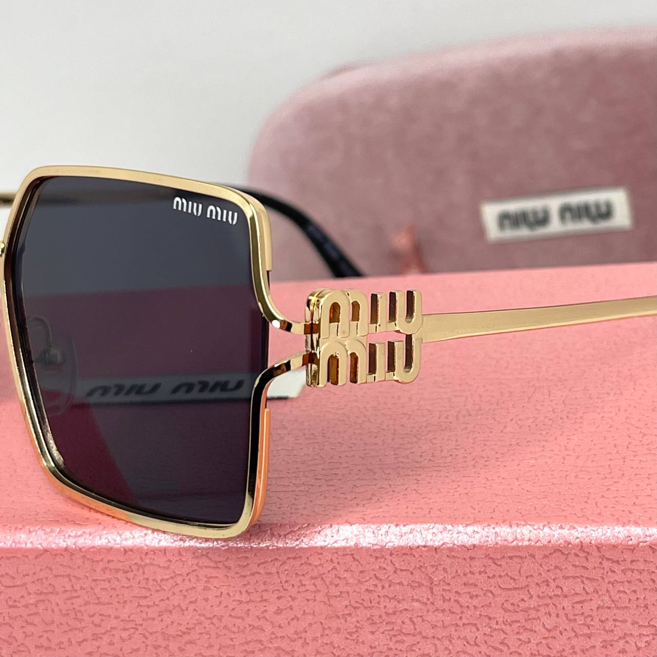 Miu Miu Luxe Noir