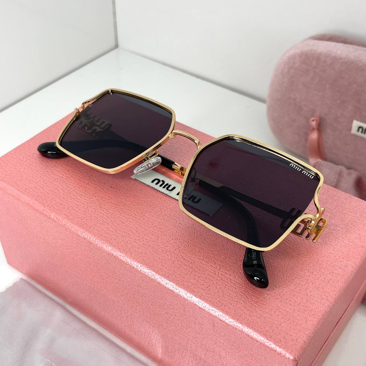 Miu Miu Luxe Noir