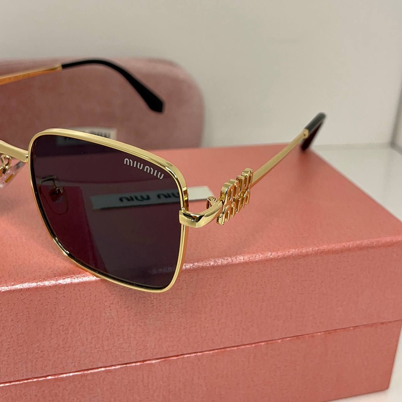 MIU MIU Bold Noir