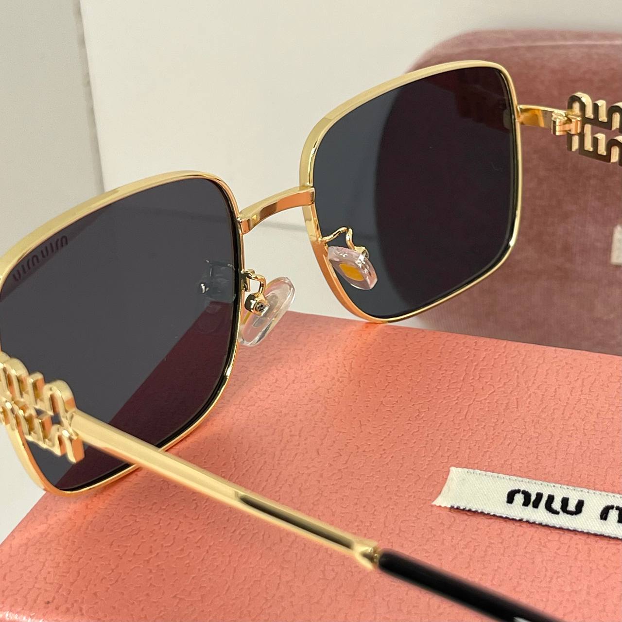MIU MIU Bold Noir
