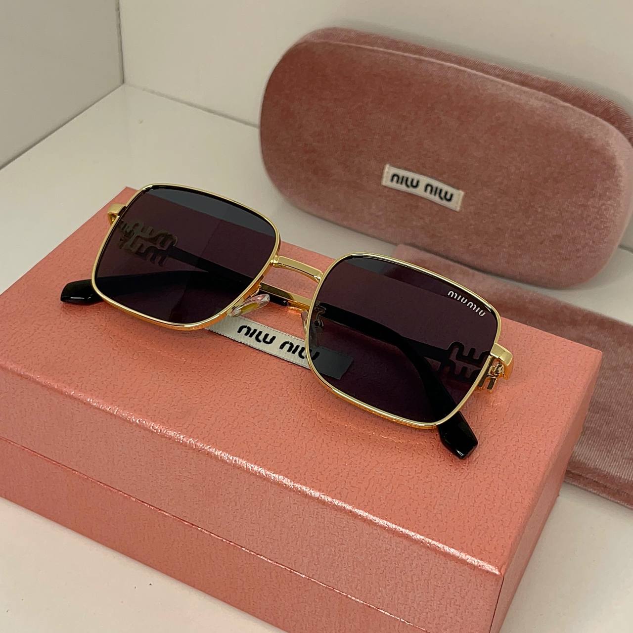 MIU MIU Bold Noir