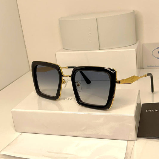 Prada – Bold Square